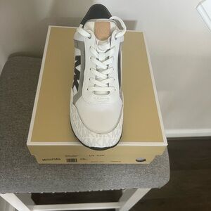 Michael Kors Women's Sneakers in White, Gold, and Black